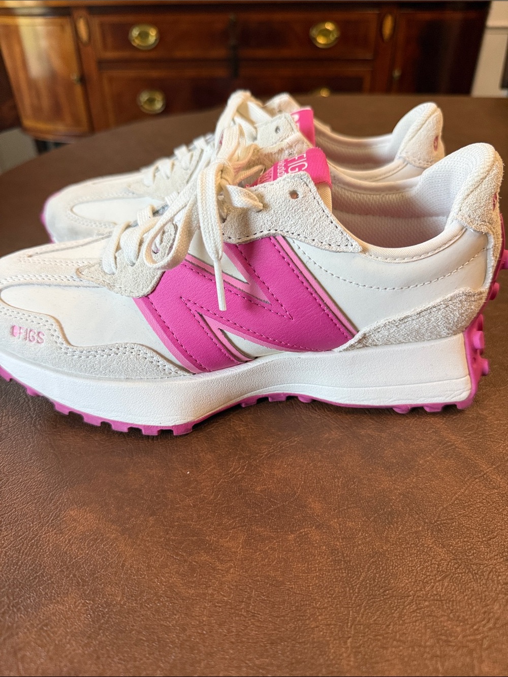 New Balance Women's White and Pink Retro Runner Sneakers